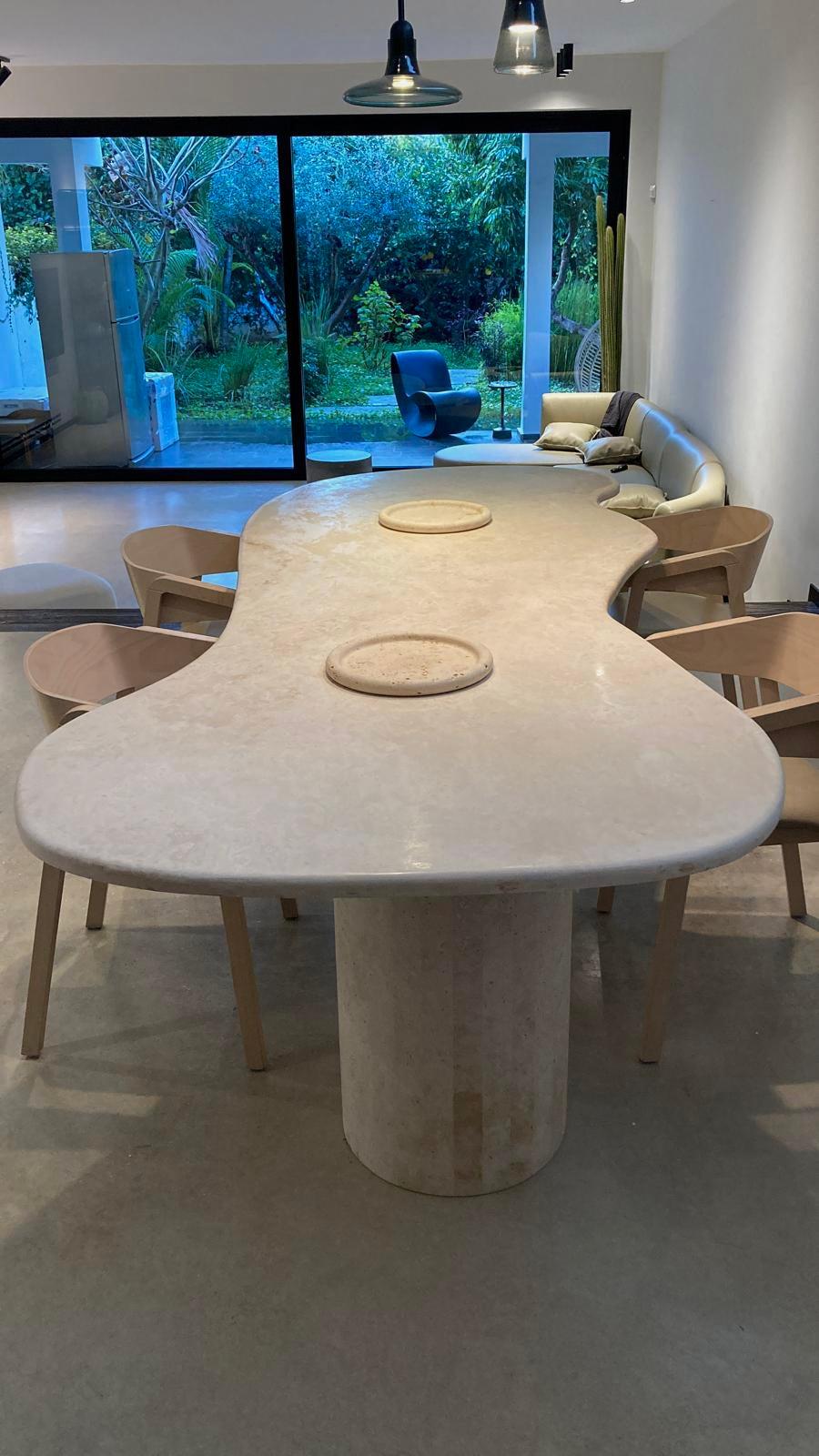 שולחן שיש טבעי אמורפי