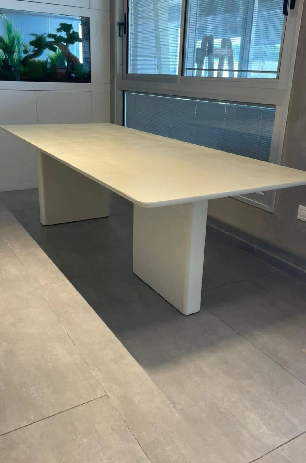 שולחן bone דמוי אבן