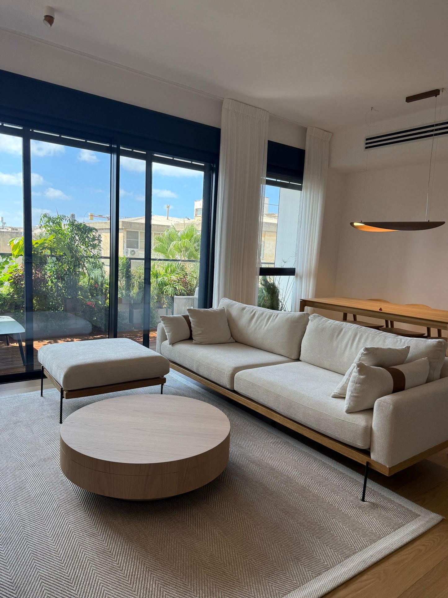 שולחן סלון עץ דניאל עגול