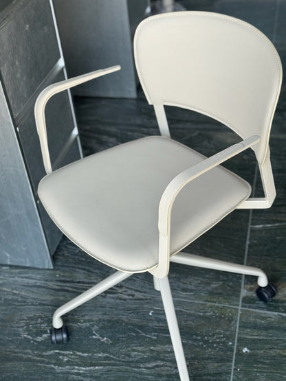 כסא משרד ברי