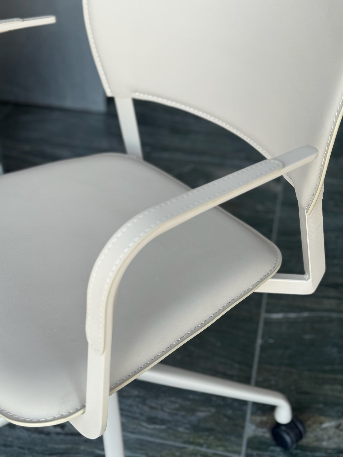 כסא משרד ברי