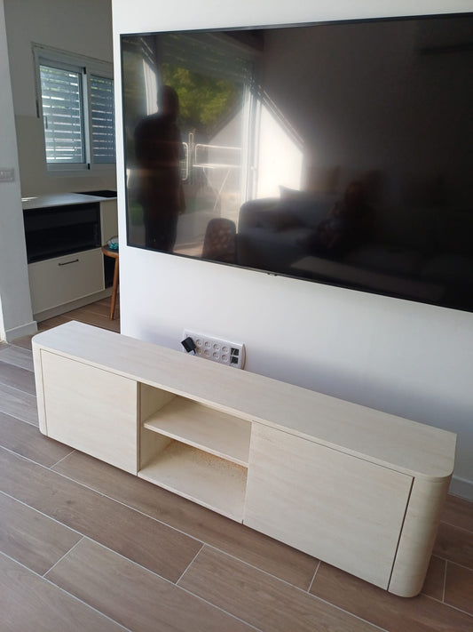 מזנון דמוי טרוונטין עם מדף אמצעי