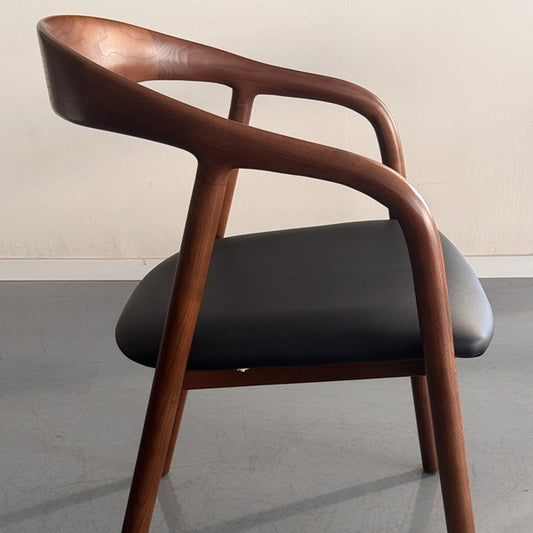 כסא אוכל ג'ורדן דמוי עור