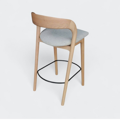 כסא בר עץ ג'ורדון