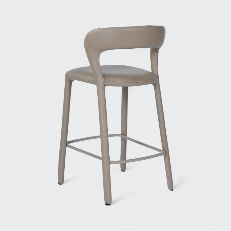 כסא בר טיטי