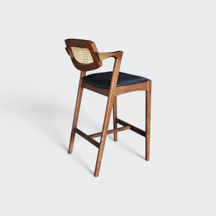 כסא בר עץ טום