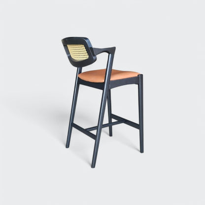 כסא בר עץ טום