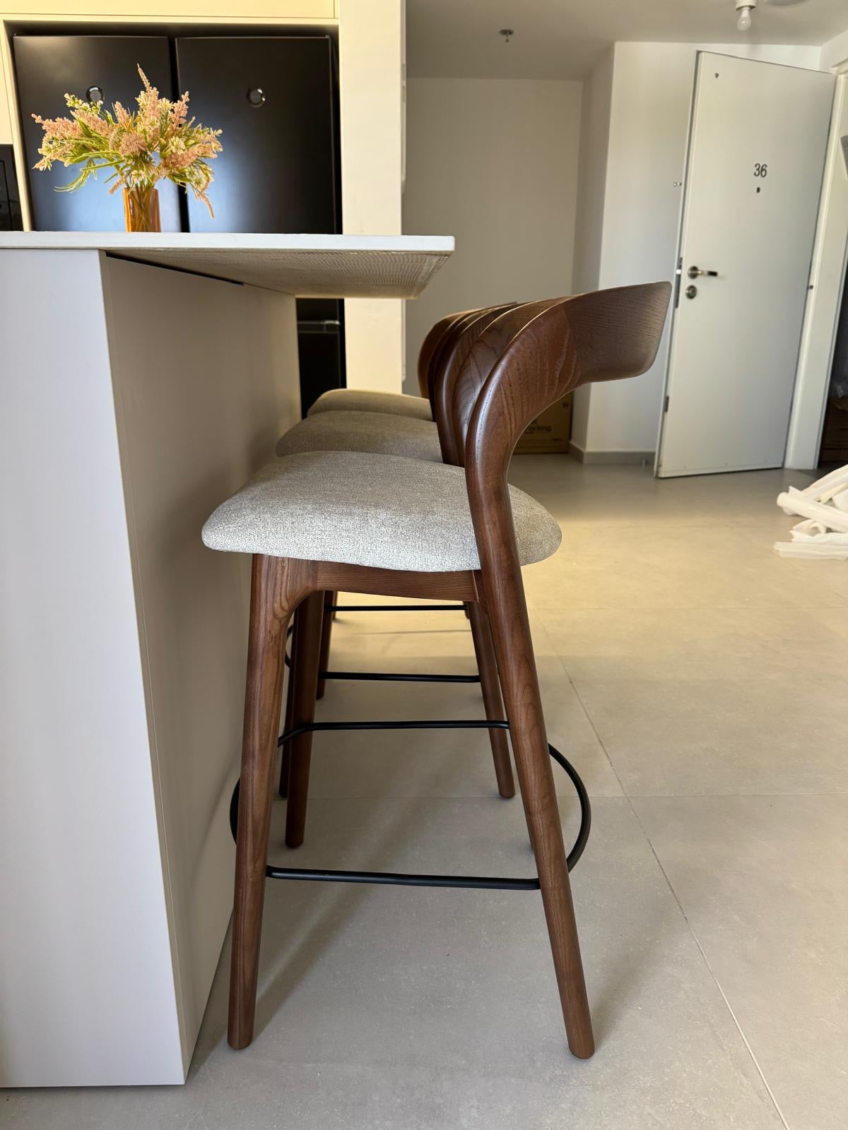 כסא בר עץ ג'ורדון